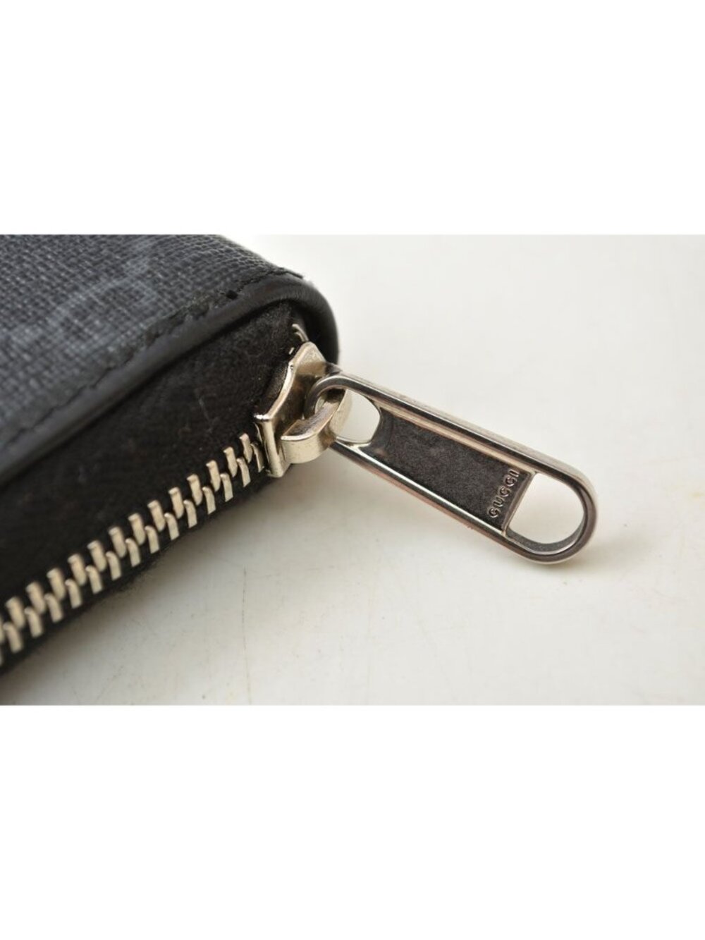 Gucci Wallet Interlocking GG Supreme Zip Around Gray Black - Picture 10 of 14